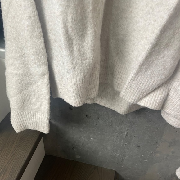 H&M beige wool sweater embroidered with birds size L for women - Picture 4 of 7